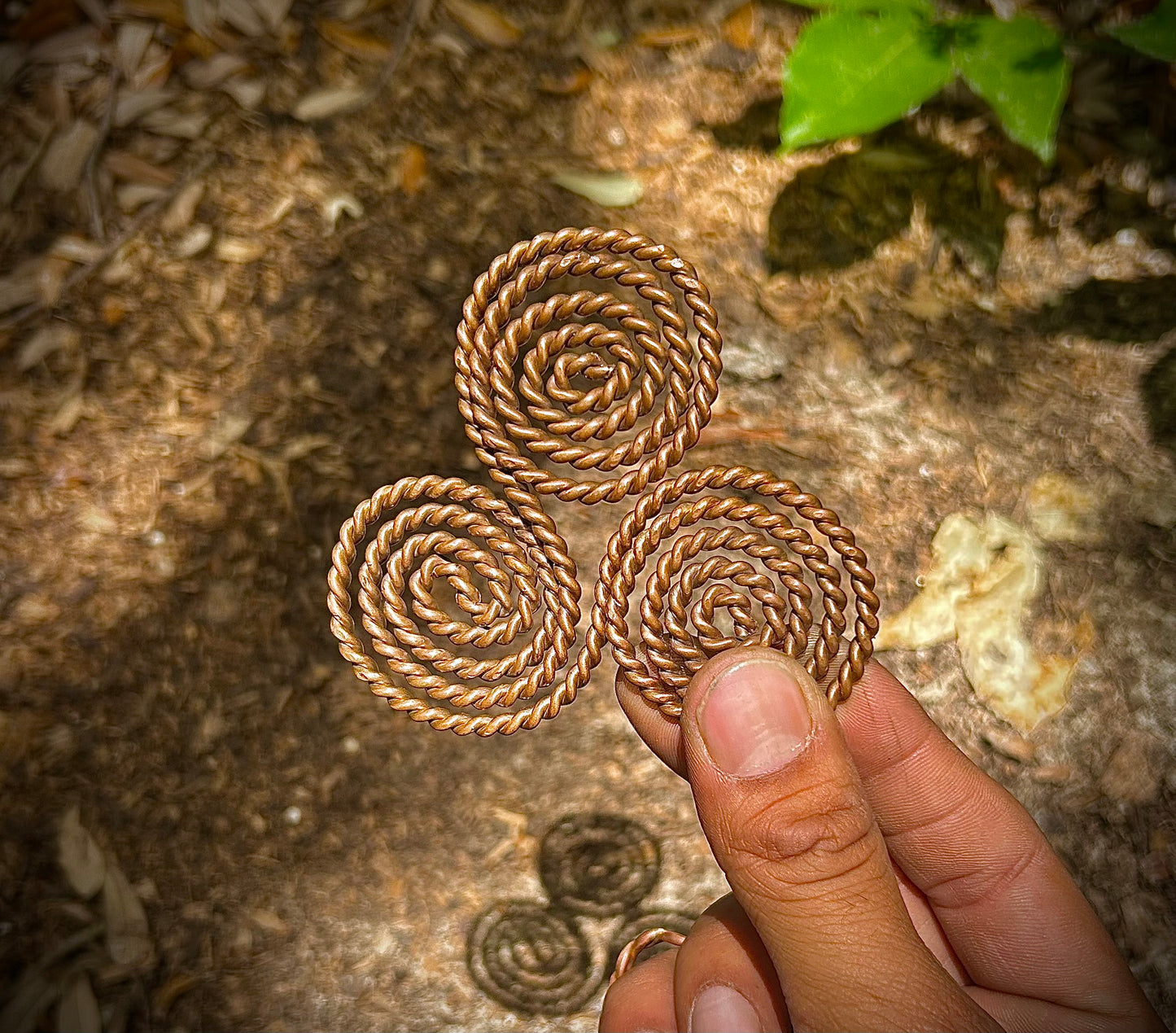 Large Copper Tensor Triskelion  41.25” (104.78 cm) | 177 MHz Scalar Energy Harmonizer for Space Clearing and High-Frequency Healing
